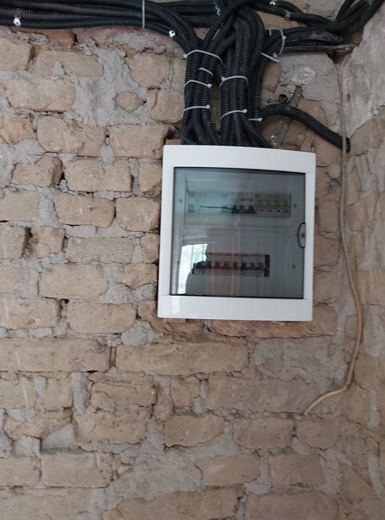 Tablou electric îngropat în perete cu protecții